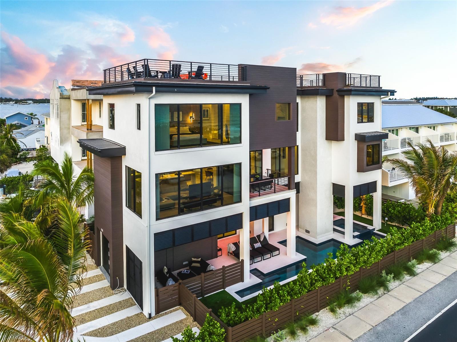 CORTEZ BEACH - Residential