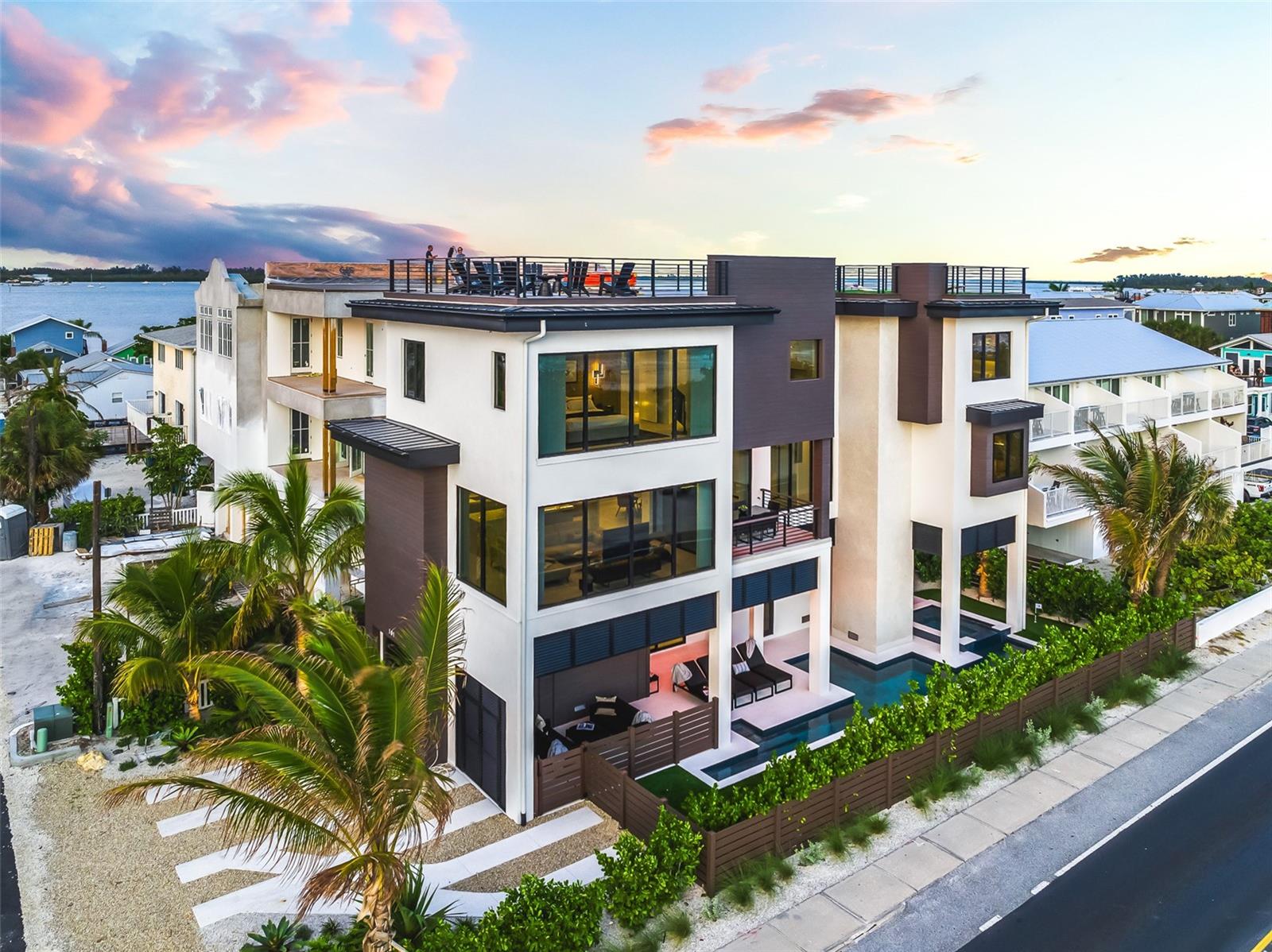 CORTEZ BEACH - Residential