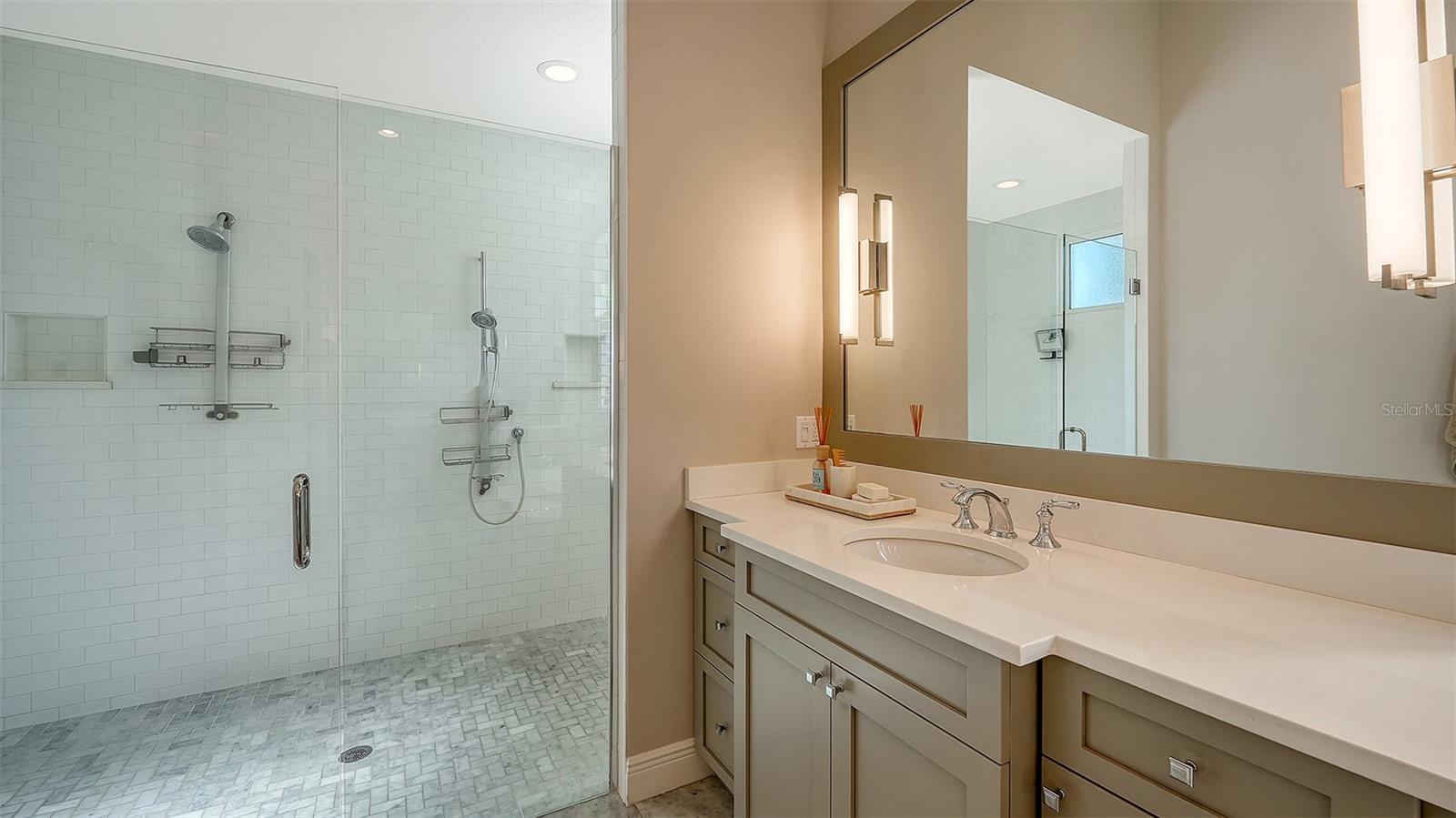 SOUTHBAY YACHT & RACQUET CLUB - Residential