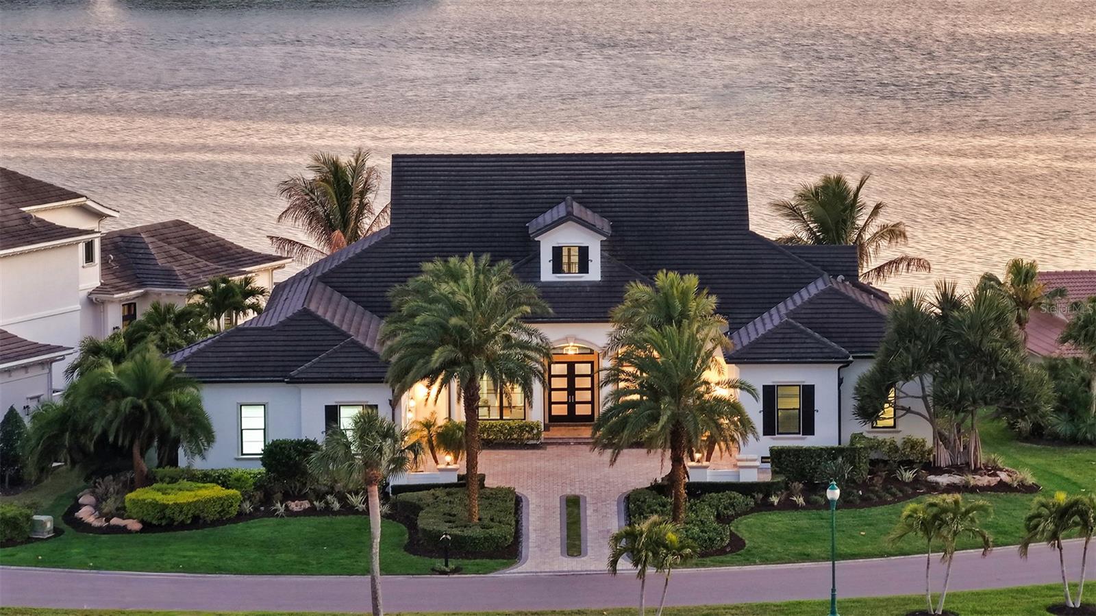 313 LOOKOUT POINT DRIVE