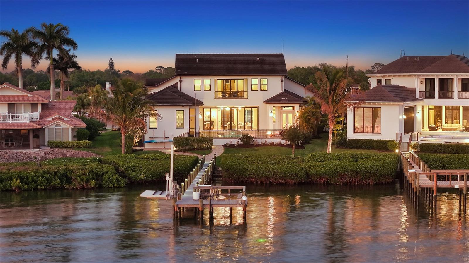 313 LOOKOUT POINT DRIVE