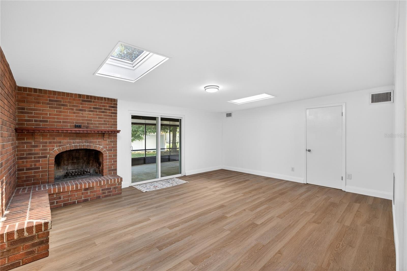 AGNES HEIGHTS - Residential