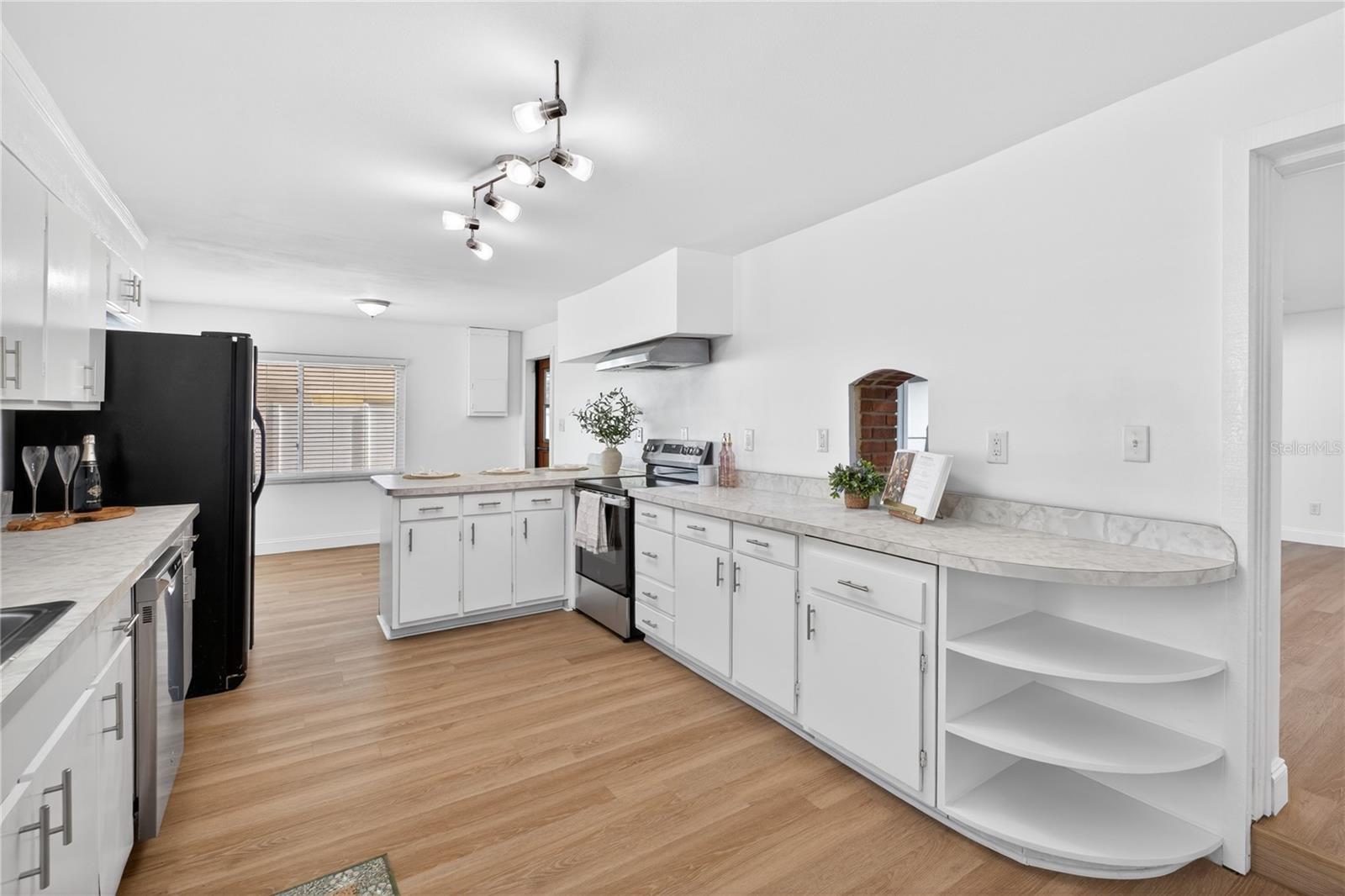 AGNES HEIGHTS - Residential