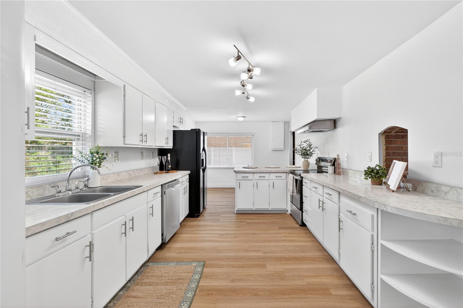 AGNES HEIGHTS - Residential