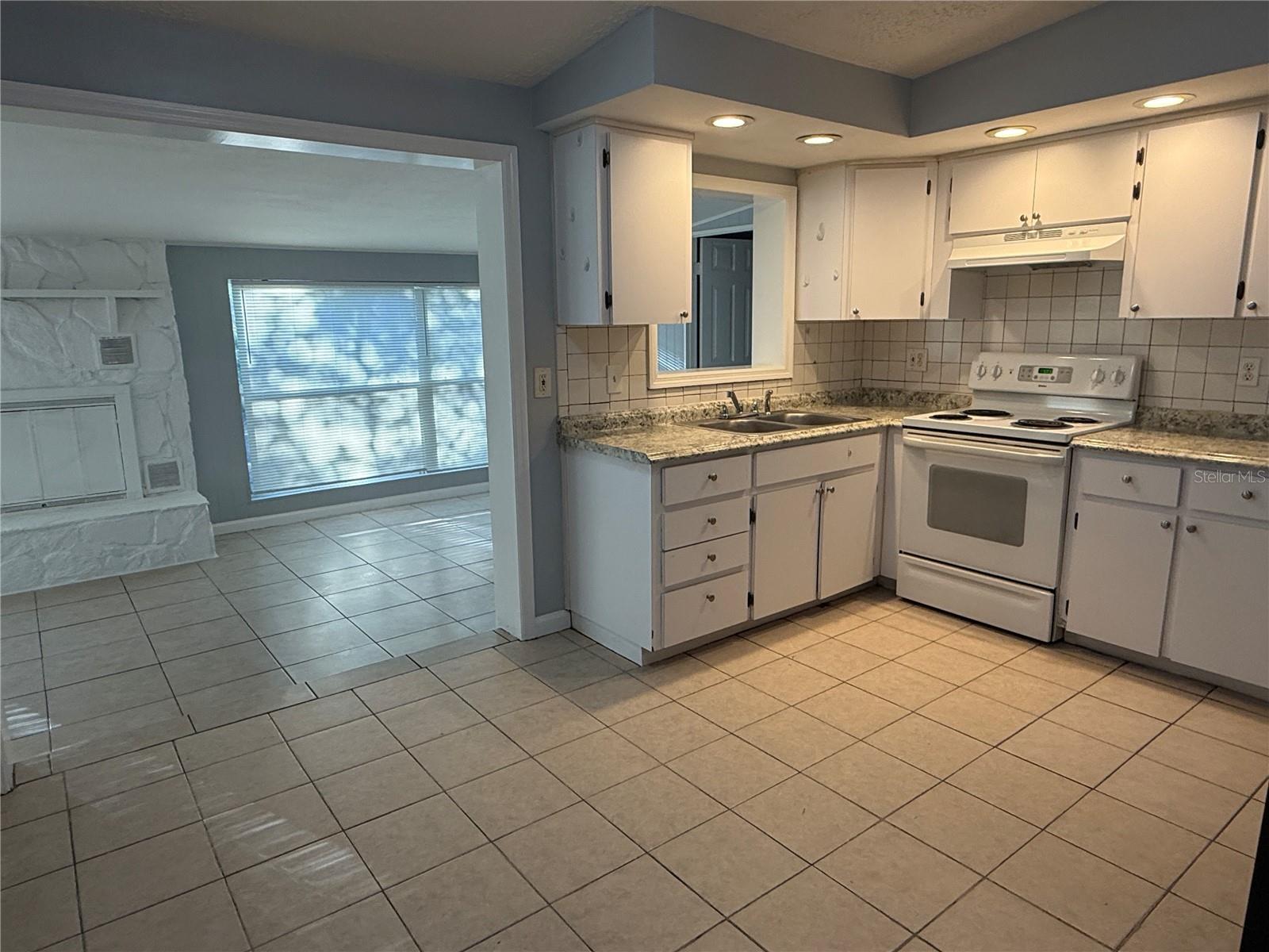 HIGHLAND SUB - Residential Lease