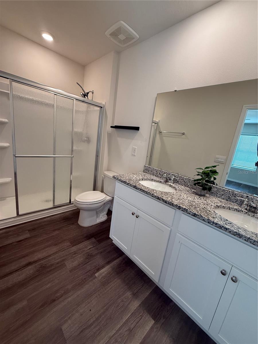 DANBURY/RIDGEWOOD LKS - Residential Lease