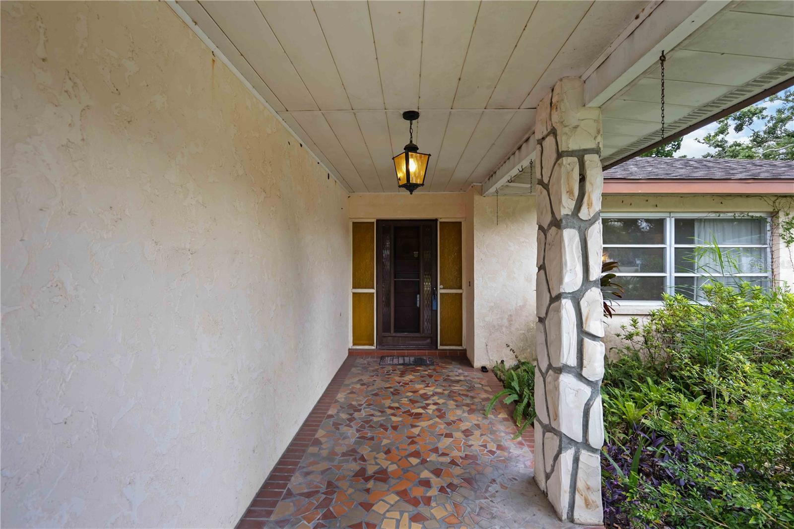604 W LAKE DRIVE