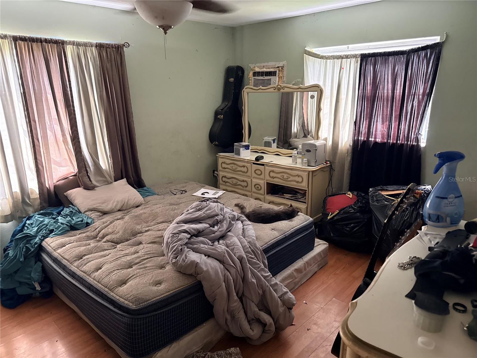 BEVERLY HILLS MARKET AREA - Residential