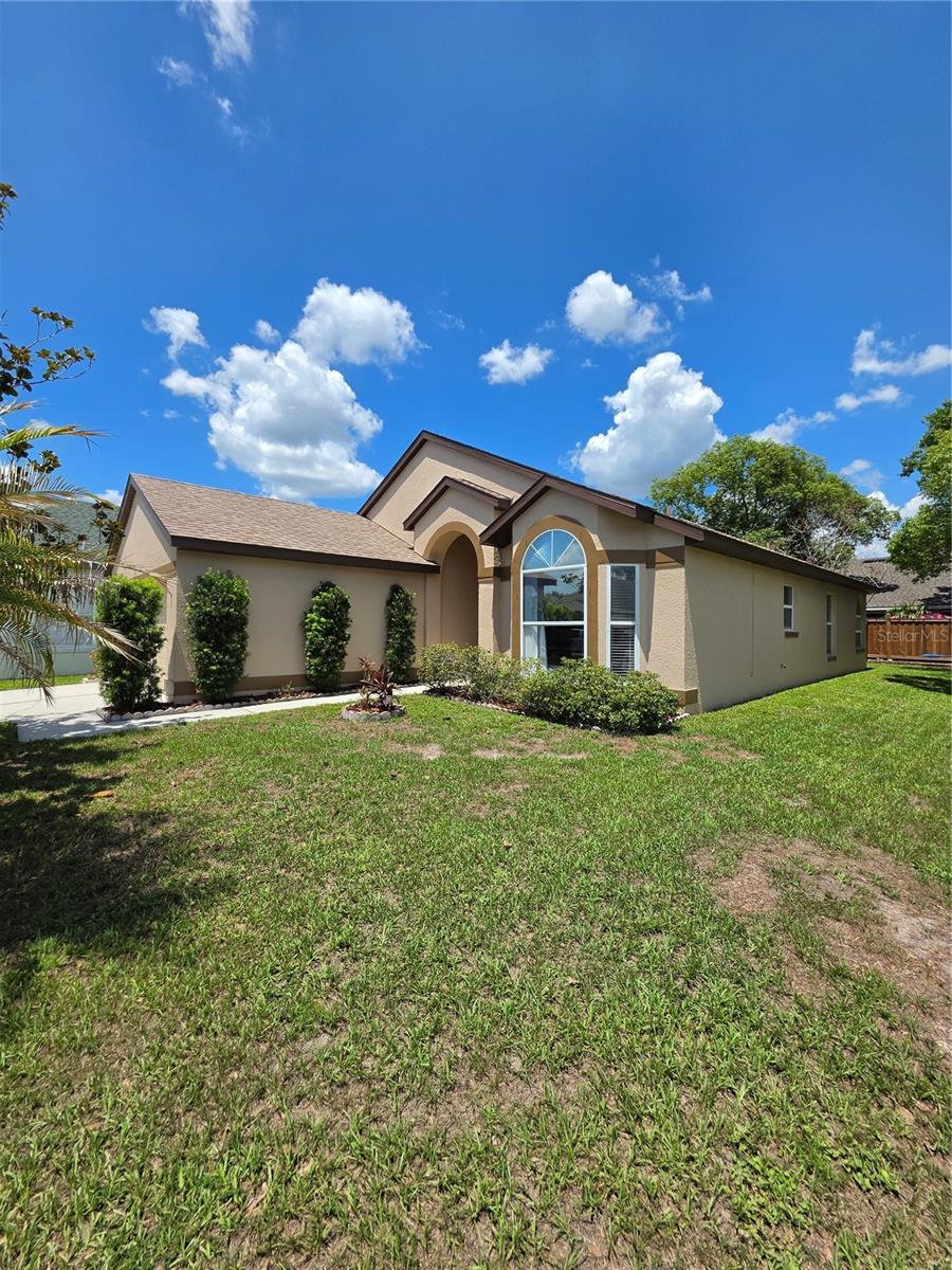 10041 RIVER GLEN CT