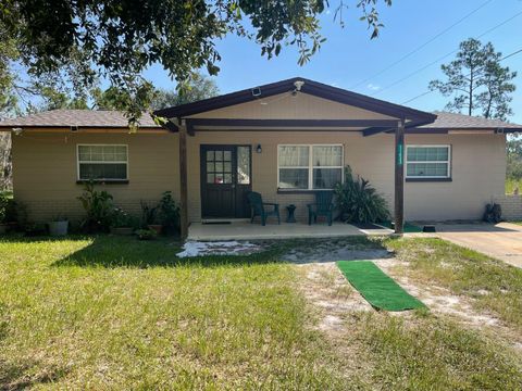 Photo of 11433 S Rosewater Point, Homosassa, FL 34446 (MLS # TB8429853) Photo of 11433 S Rosewater Point, Homosassa, FL 34446 (MLS # TB8429853)