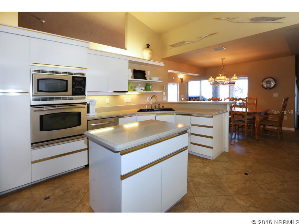 Yacht Club Island Estate - Residential