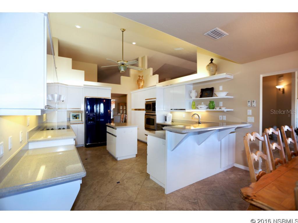 Yacht Club Island Estate - Residential