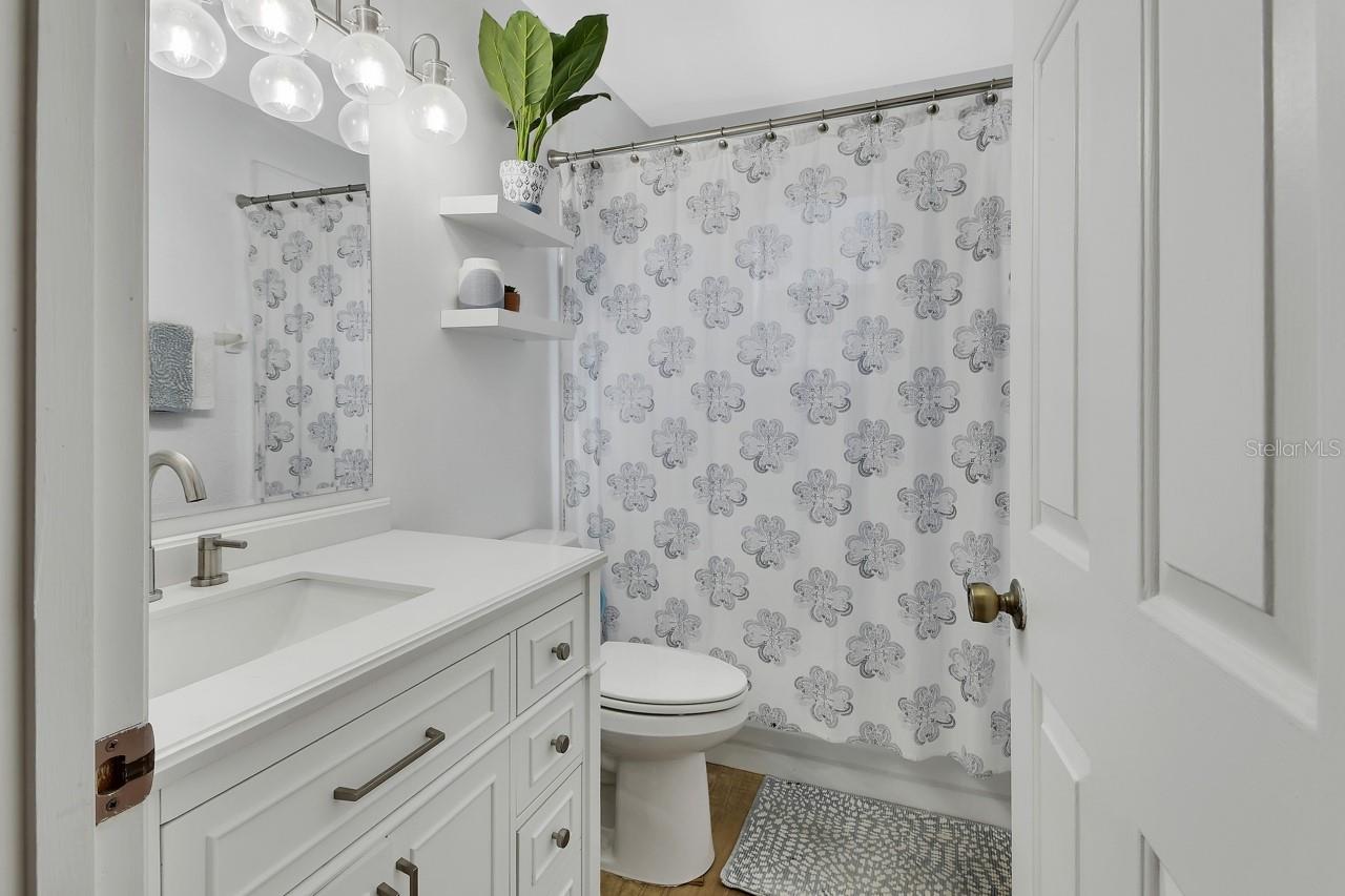 LAKE LINDLYE VILLAGE UN 01 - Residential