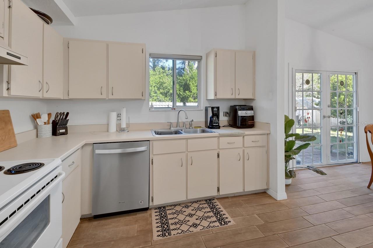 LAKE LINDLYE VILLAGE UN 01 - Residential