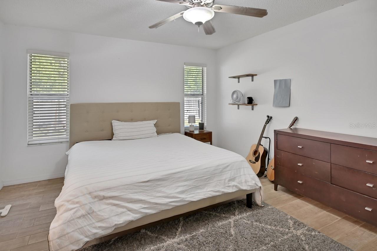 LAKE LINDLYE VILLAGE UN 01 - Residential