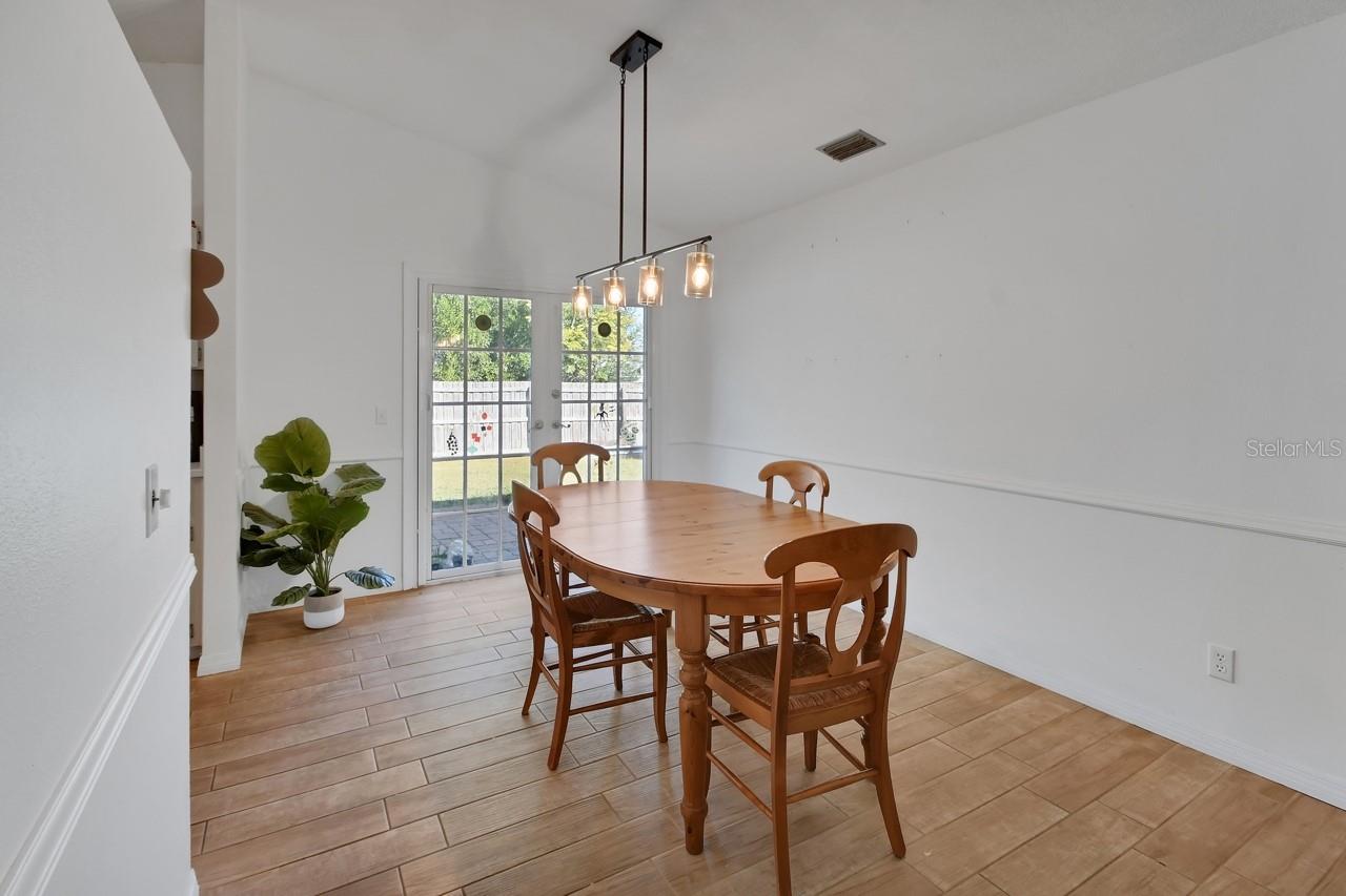 LAKE LINDLYE VILLAGE UN 01 - Residential