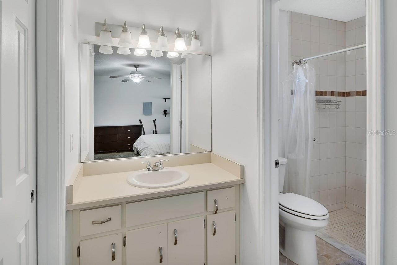 LAKE LINDLYE VILLAGE UN 01 - Residential