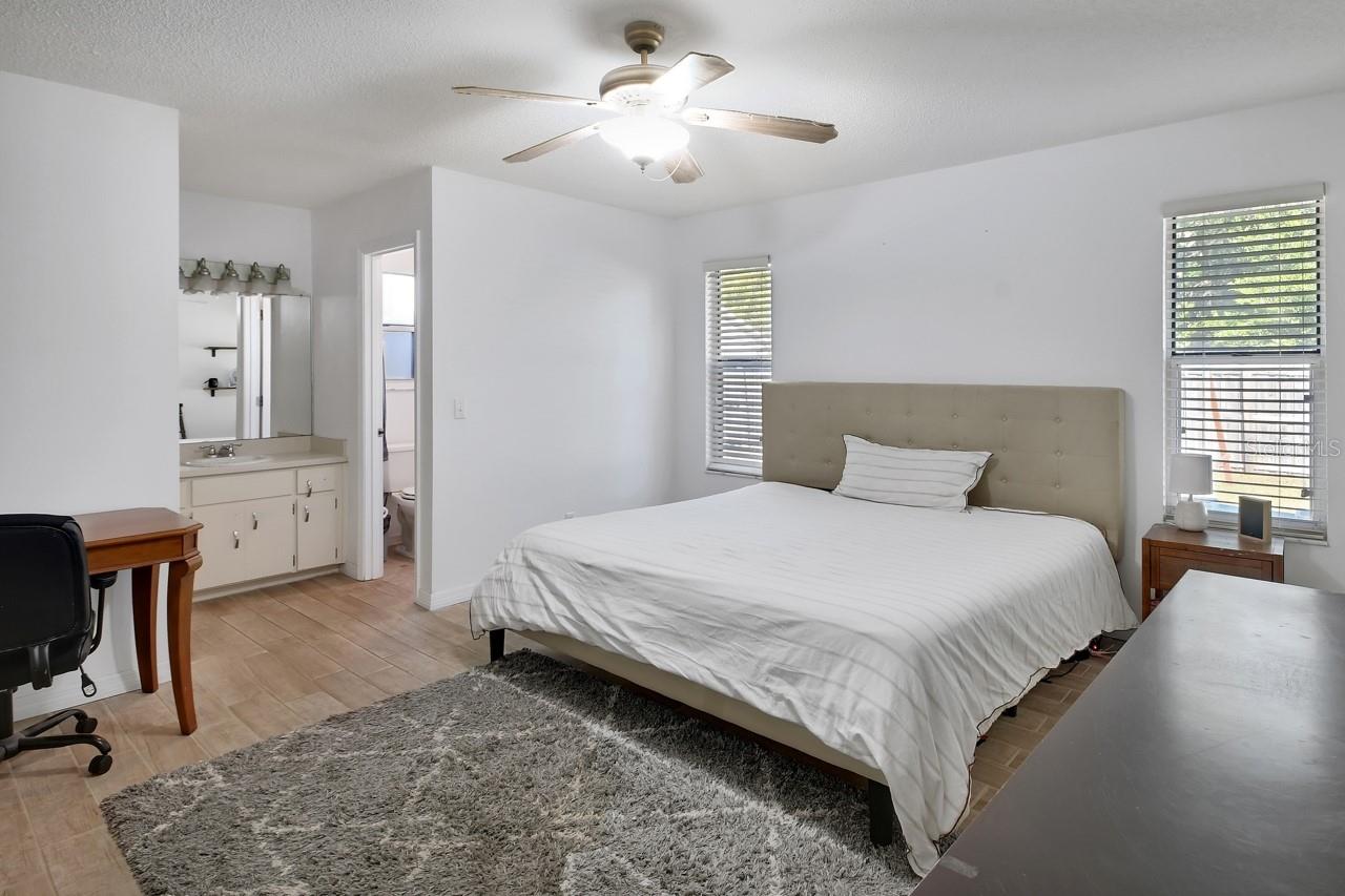 LAKE LINDLYE VILLAGE UN 01 - Residential