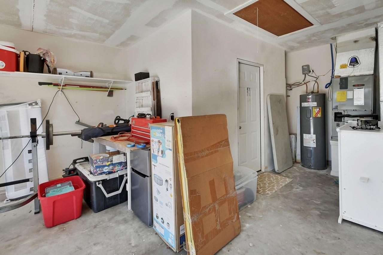 LAKE LINDLYE VILLAGE UN 01 - Residential