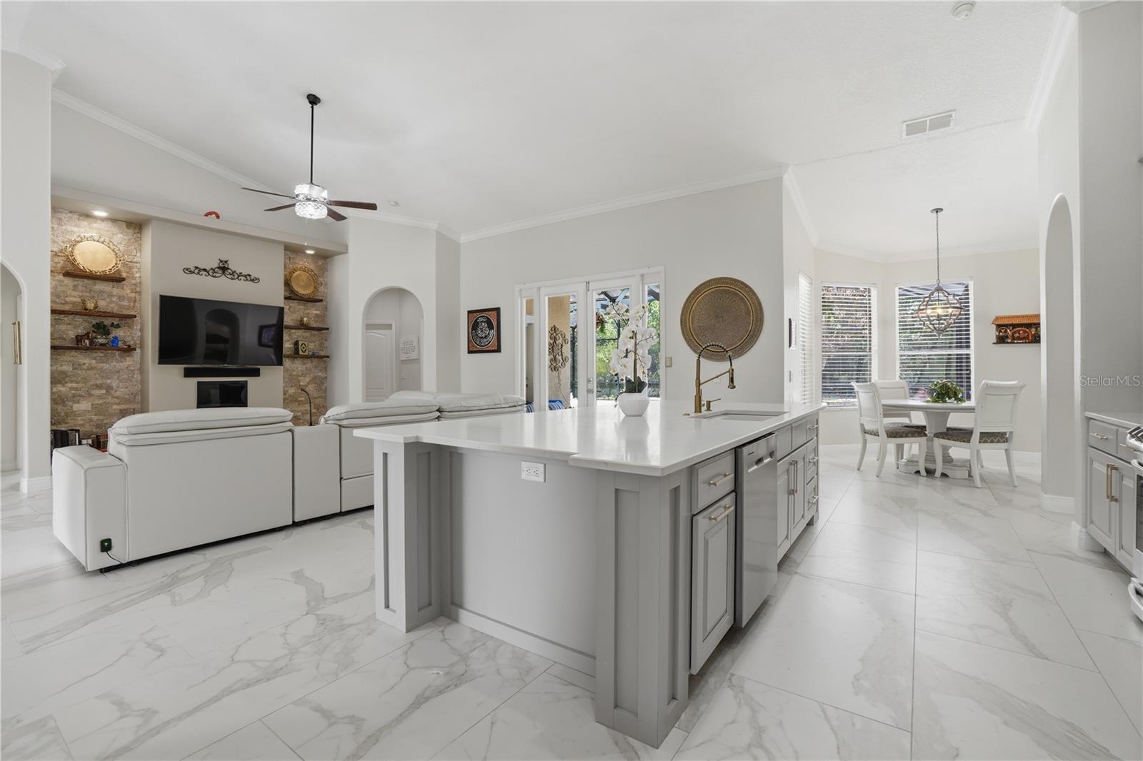 SEVILLE CHASE - Residential
