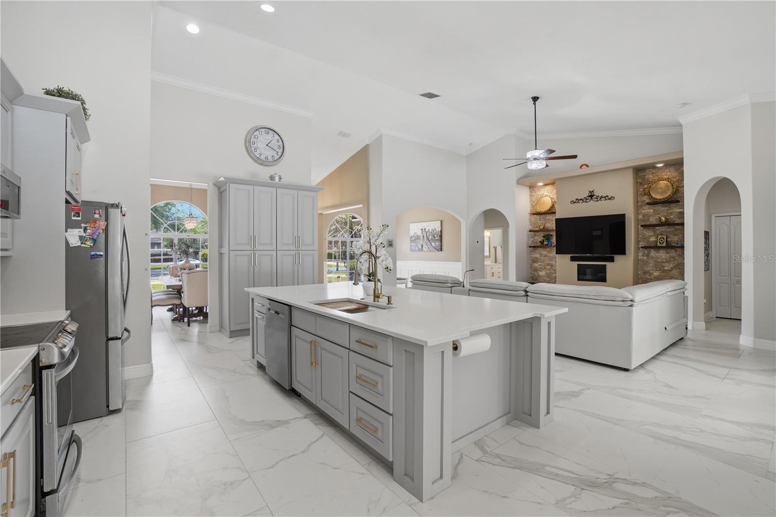 SEVILLE CHASE - Residential