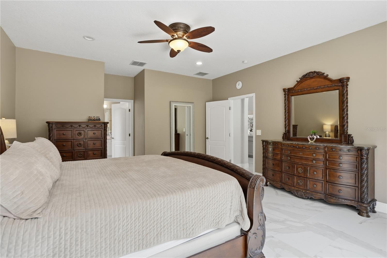 SEVILLE CHASE - Residential