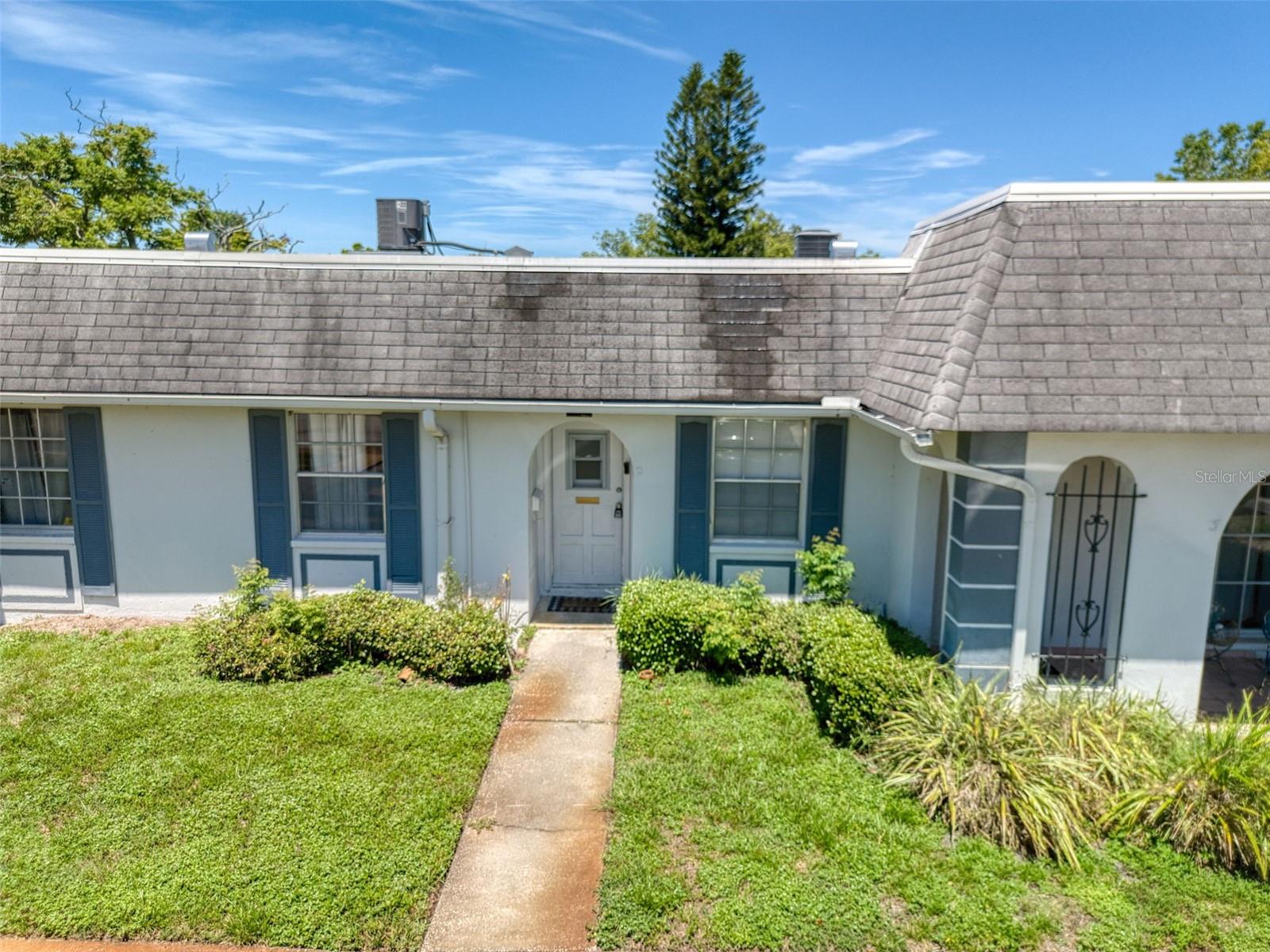 Great Price for Easy Condo Living!
Perfect for anyone looking for low-maintenance living. Skip the yard work—no outdoor maintenance required! Conveniently located close to shopping, dining, medical facilities, and more. Plus, this unit has never flooded, offering peace of mind and lasting value.
