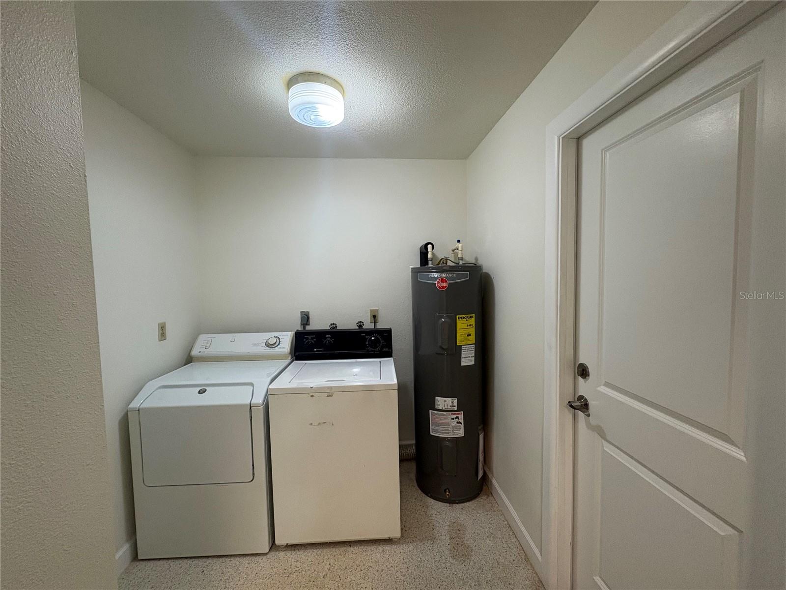 SARASOTA SPRINGS - Residential