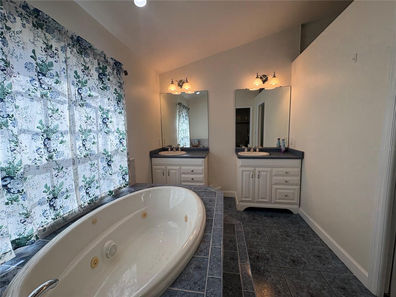 SARASOTA SPRINGS - Residential