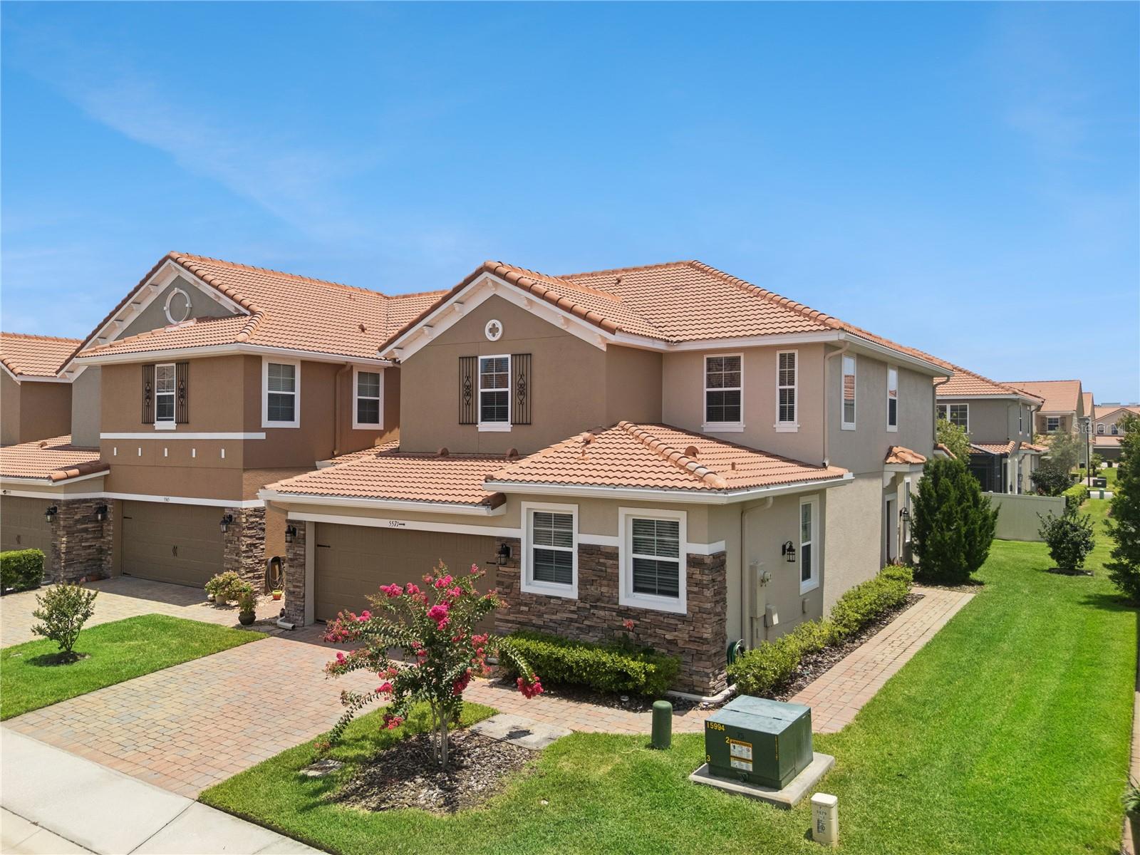 5571 SIRACUSA LANE