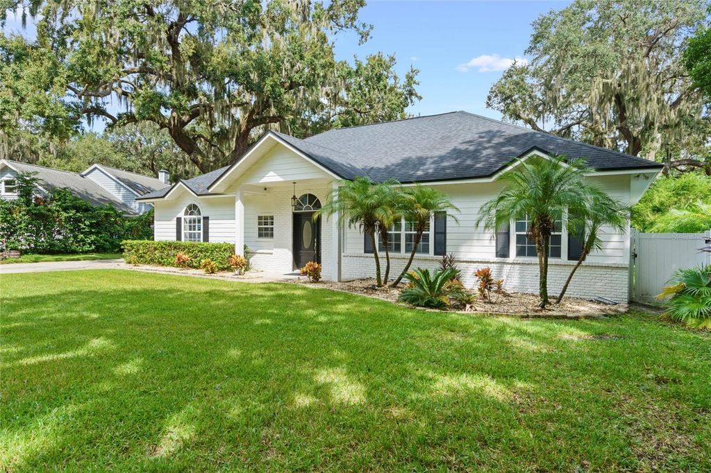 Photo of 715 Magnolia Street, Windermere, FL 34786 (MLS # S5147648)