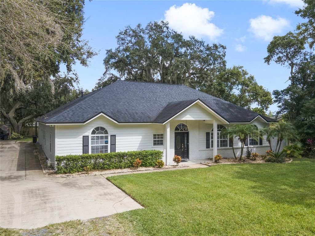 Photo of 715 Magnolia Street, Windermere, FL 34786 (MLS # S5147648)