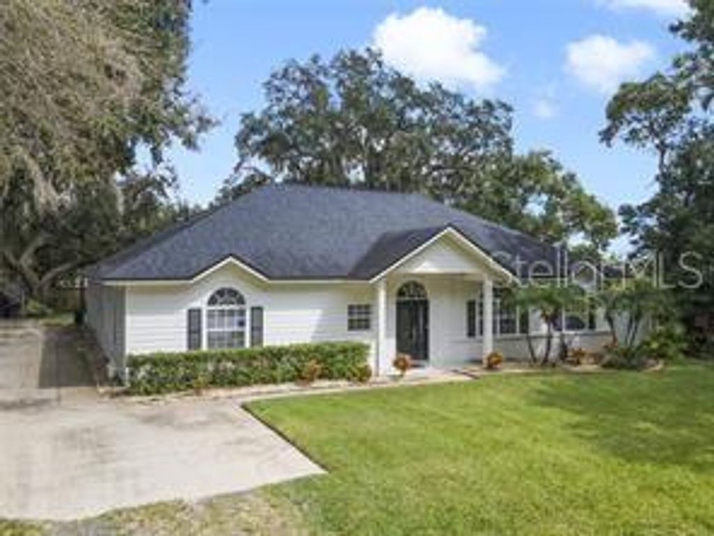 Photo of 715 Magnolia Street, Windermere, FL 34786 (MLS # S5147648)