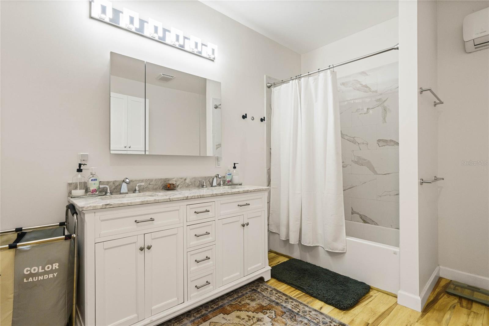 WINDERMERE TOWN - Residential