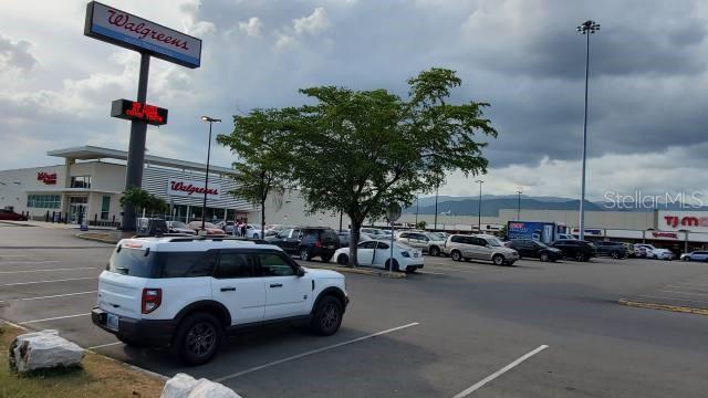 PLAZA LAS LOMAS - Commercial Sale