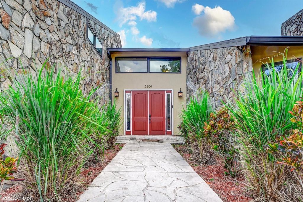 Photo of 3304 Moran Road, Tampa, FL 33618 (MLS # A4687164)