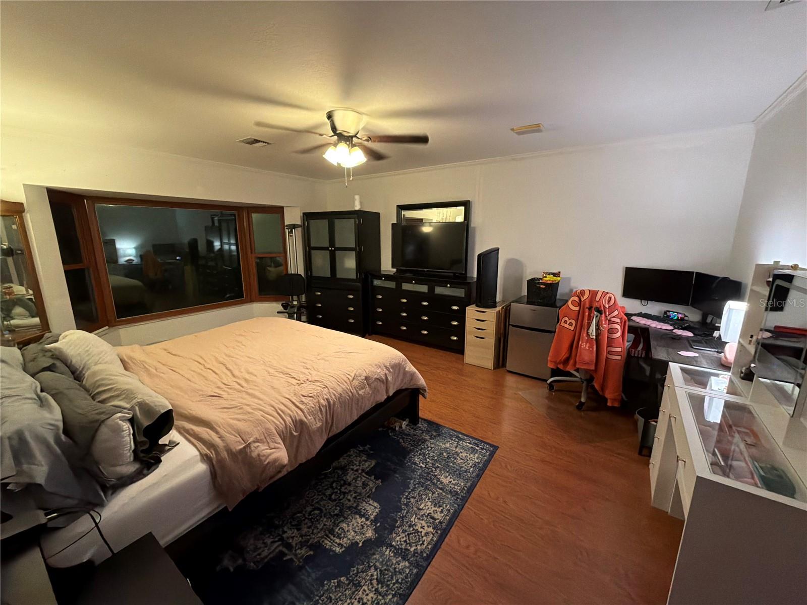 1208 LAKE SHORE BOULEVARD