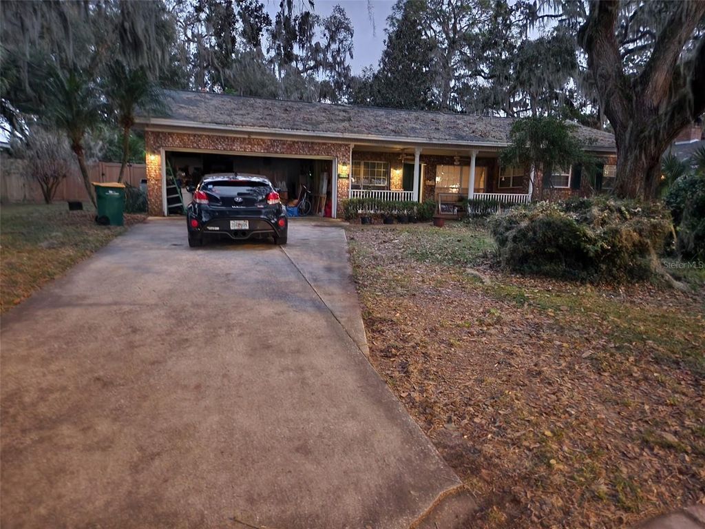 Photo of 1208 Lake Shore Boulevard, Tavares, FL 32778 (MLS # O6365747)