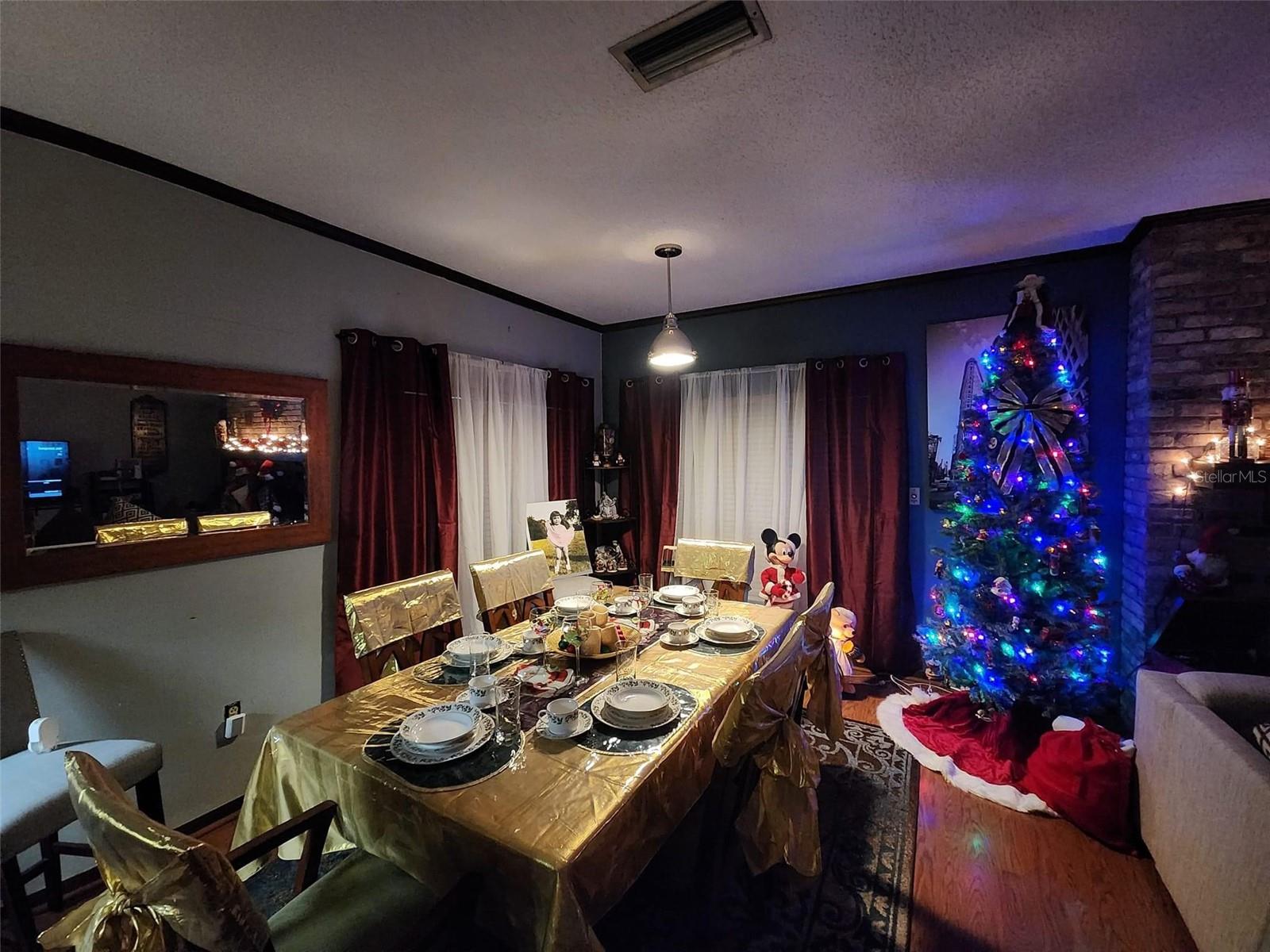 1208 LAKE SHORE BOULEVARD