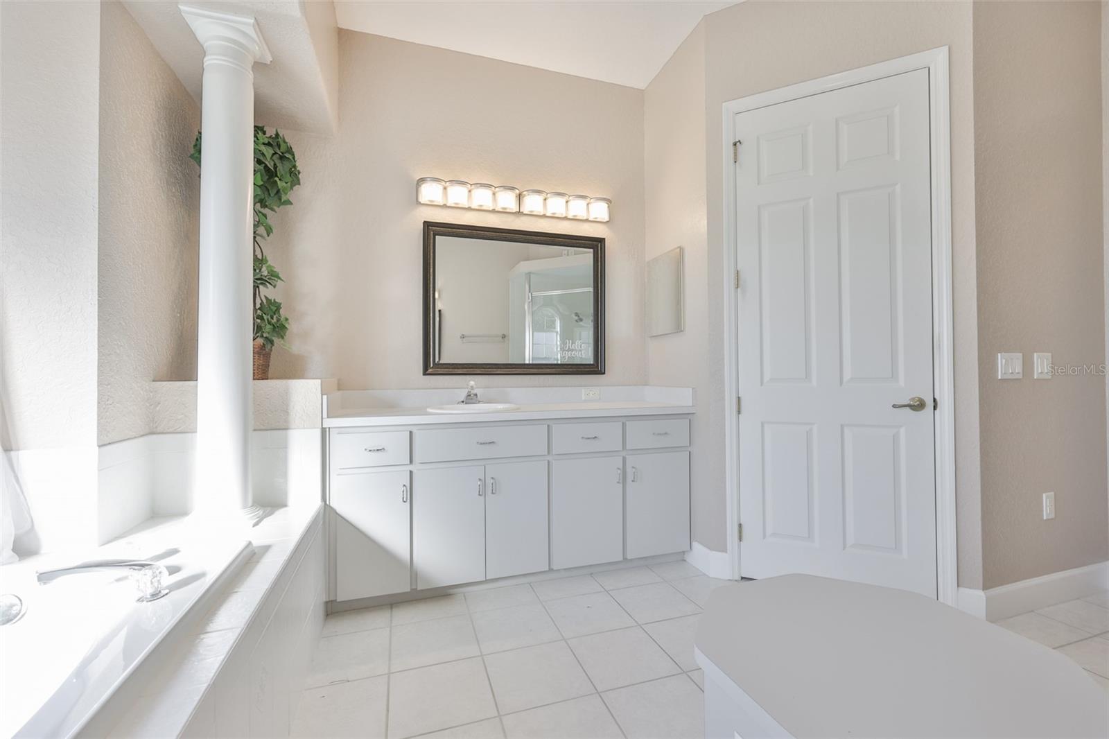 WOODLAND WATERS PH 4 - Residential