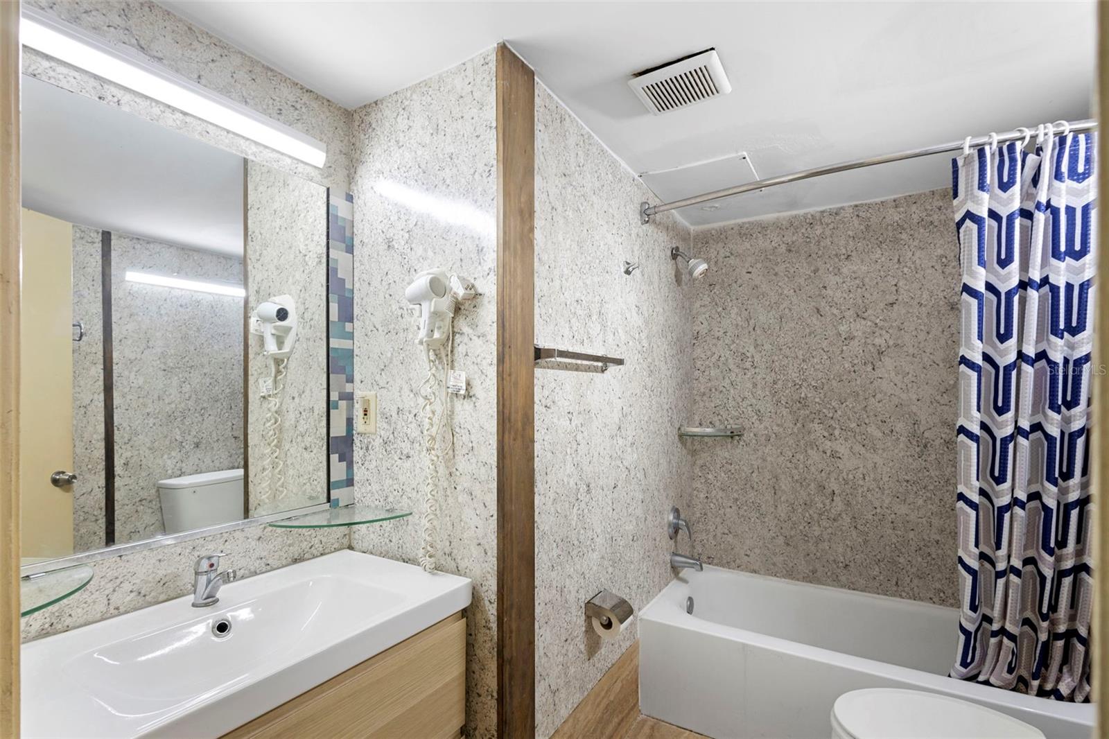 OCEANSIDE INN CONDO - Residential