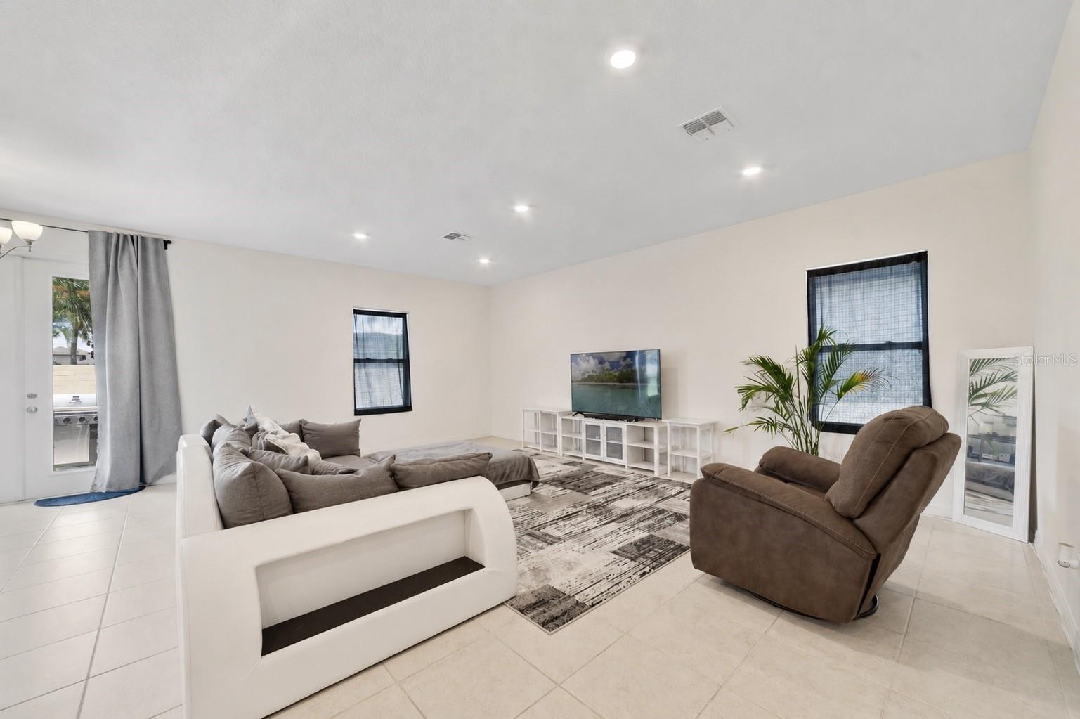 WAVERLY WALK - Residential