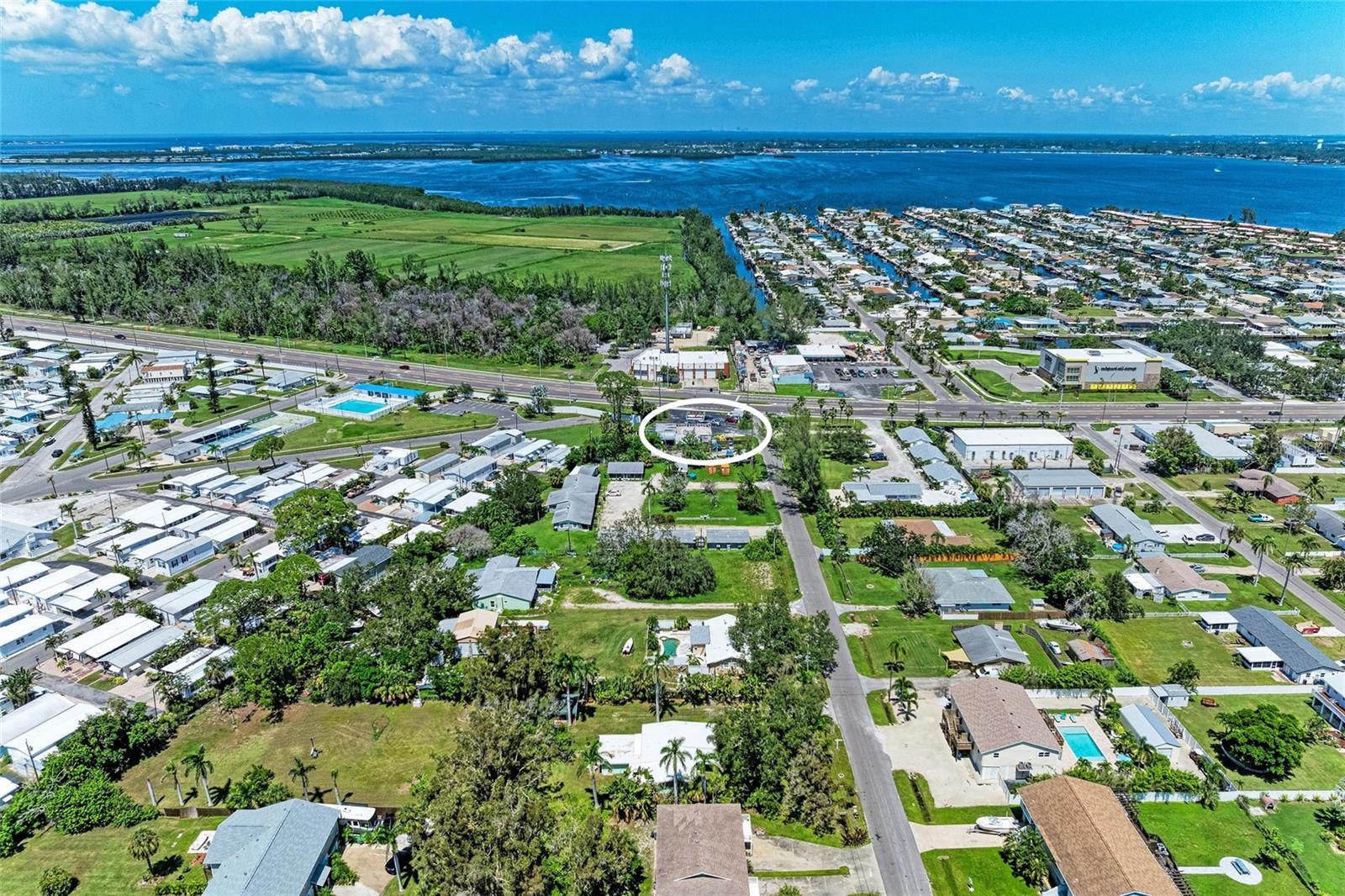 BAY BEACH - Commercial Sale