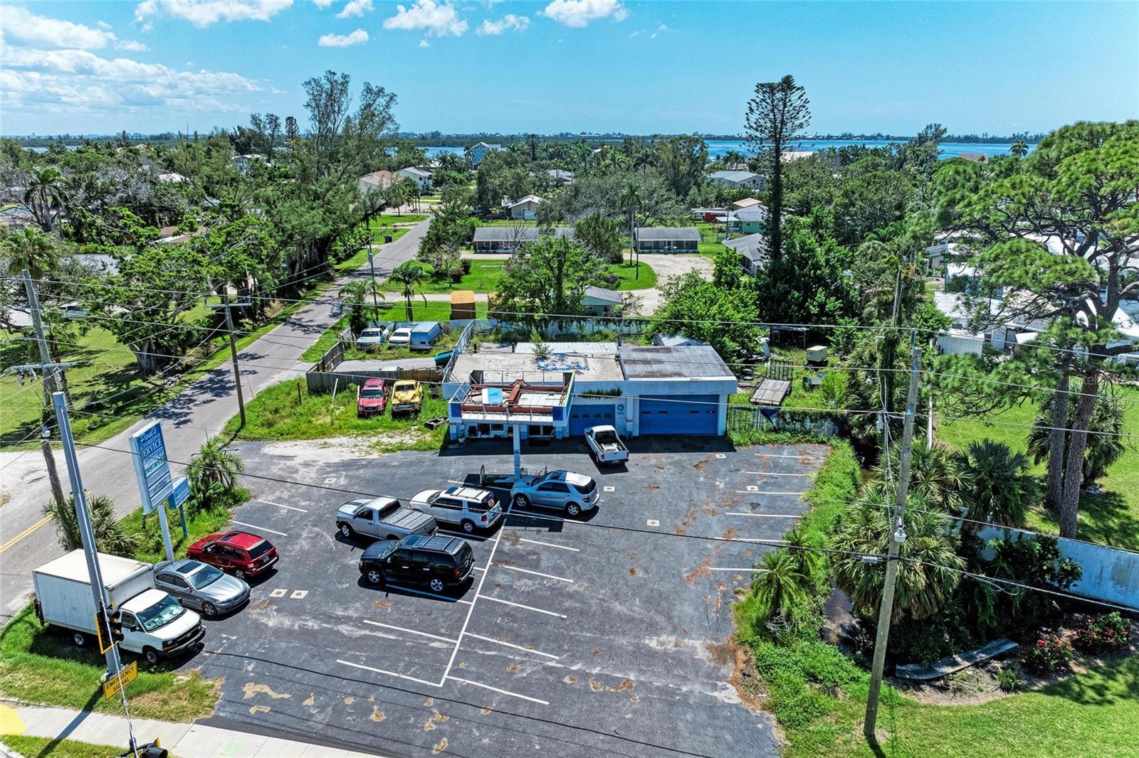 BAY BEACH - Commercial Sale