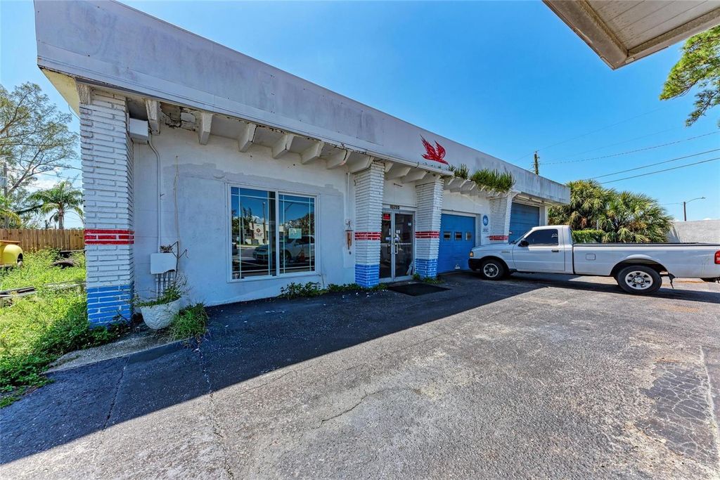 Photo of 10205 Cortez Road W, Bradenton, FL 34210 (MLS # N6140539)