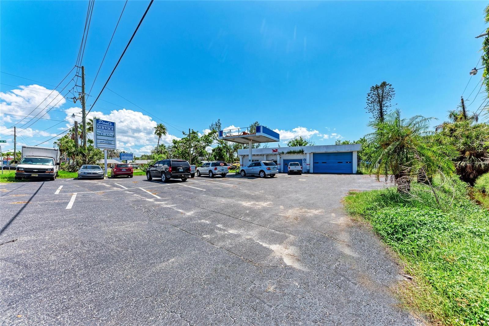 BAY BEACH - Commercial Sale