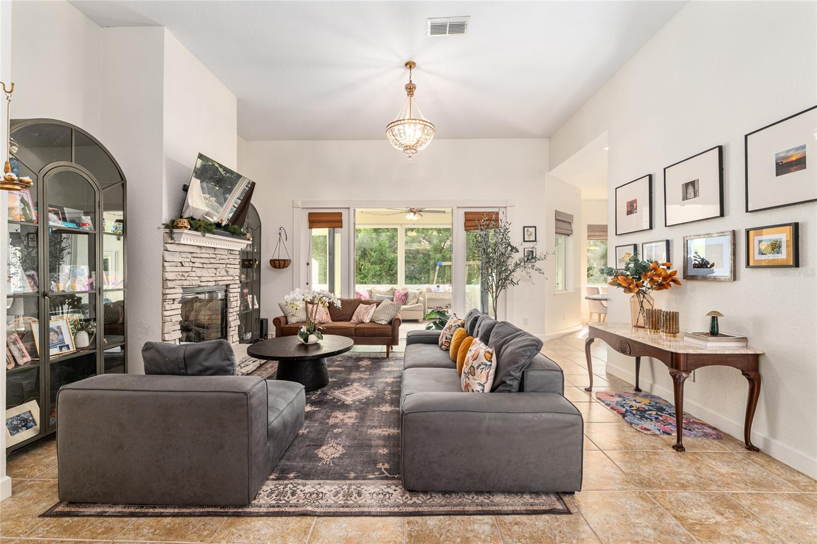 DEVONSHIRE - Residential