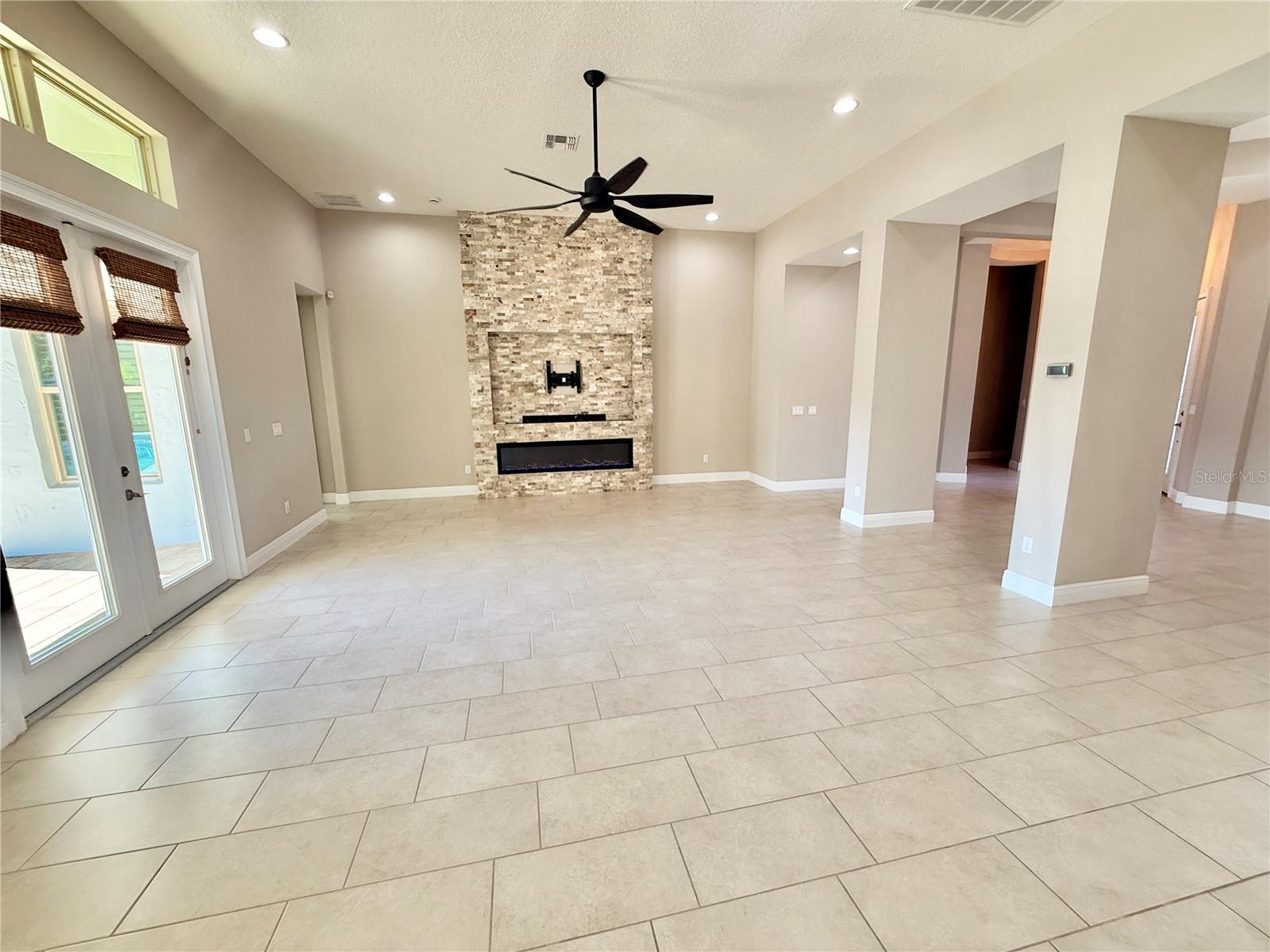 ENCLAVE AT WINDERMERE LANDING - Residential Lease