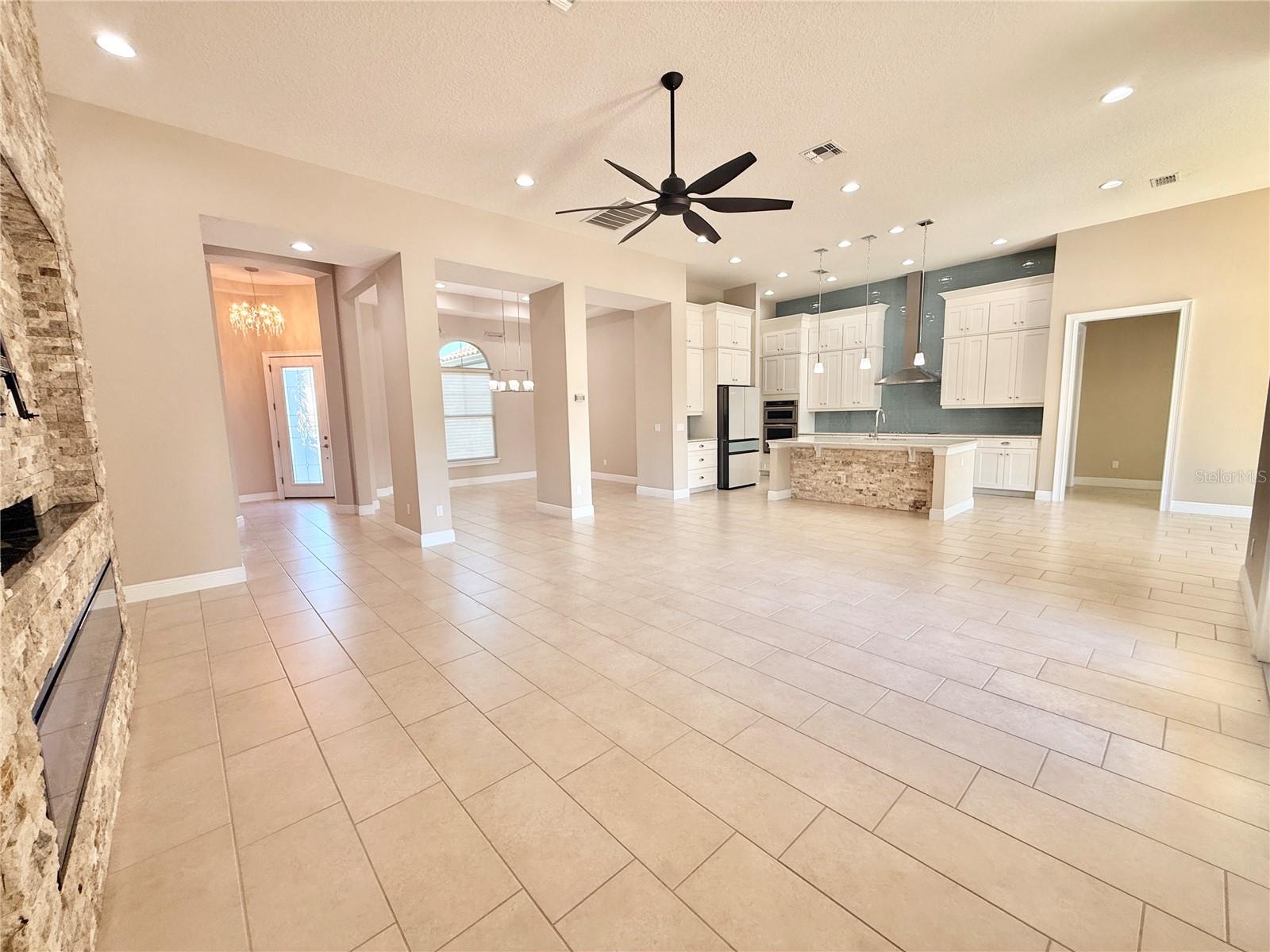 ENCLAVE AT WINDERMERE LANDING - Residential Lease