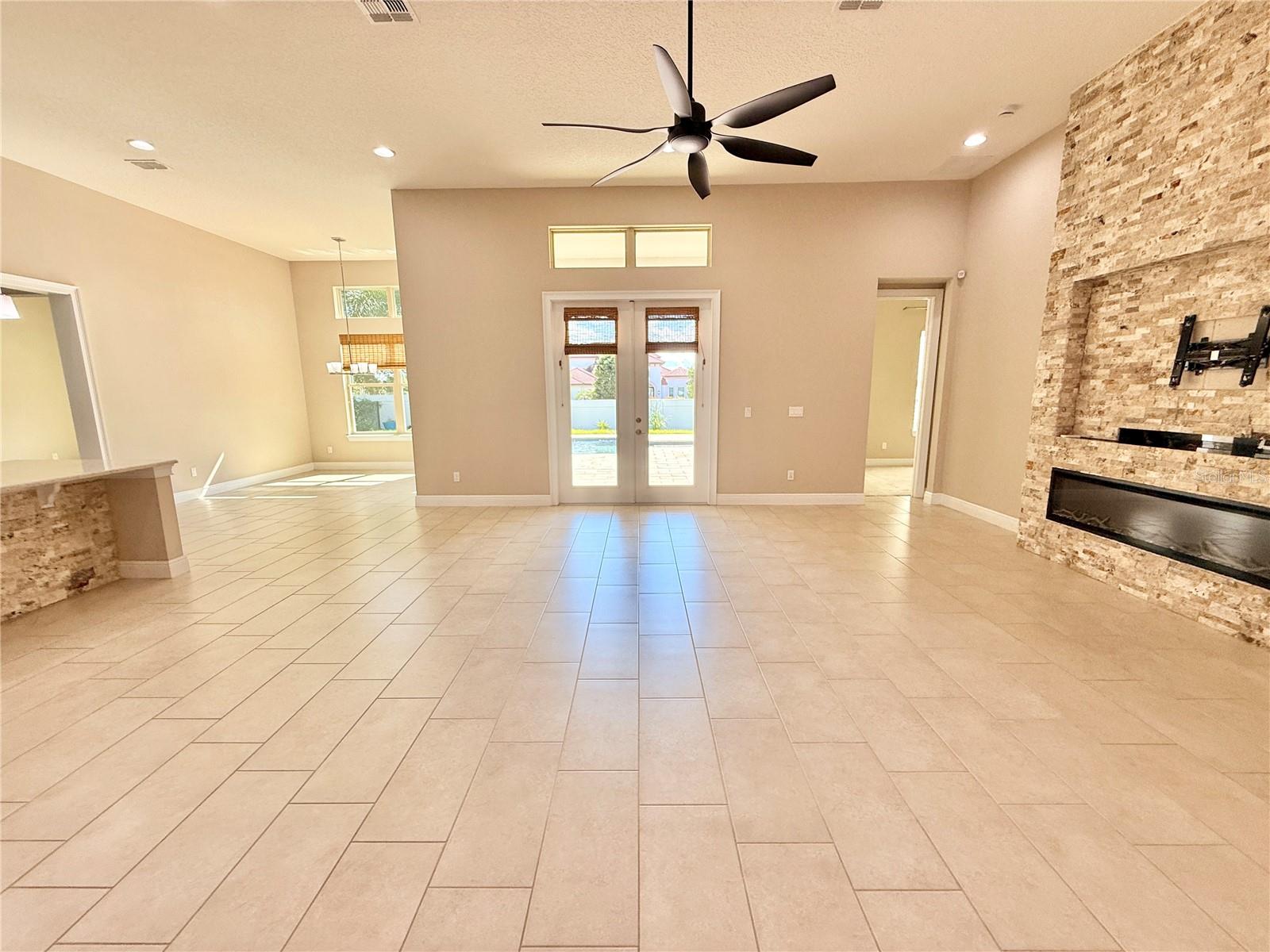 ENCLAVE AT WINDERMERE LANDING - Residential Lease